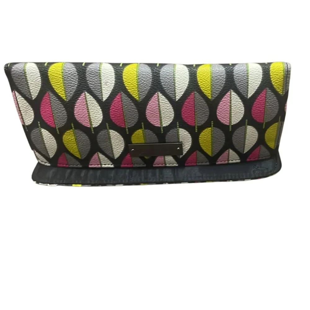 VERA BRADLEY VINYL TRIFOLD LEAF PRINT WALLET, MAGNETIC CLOSE, # 530W